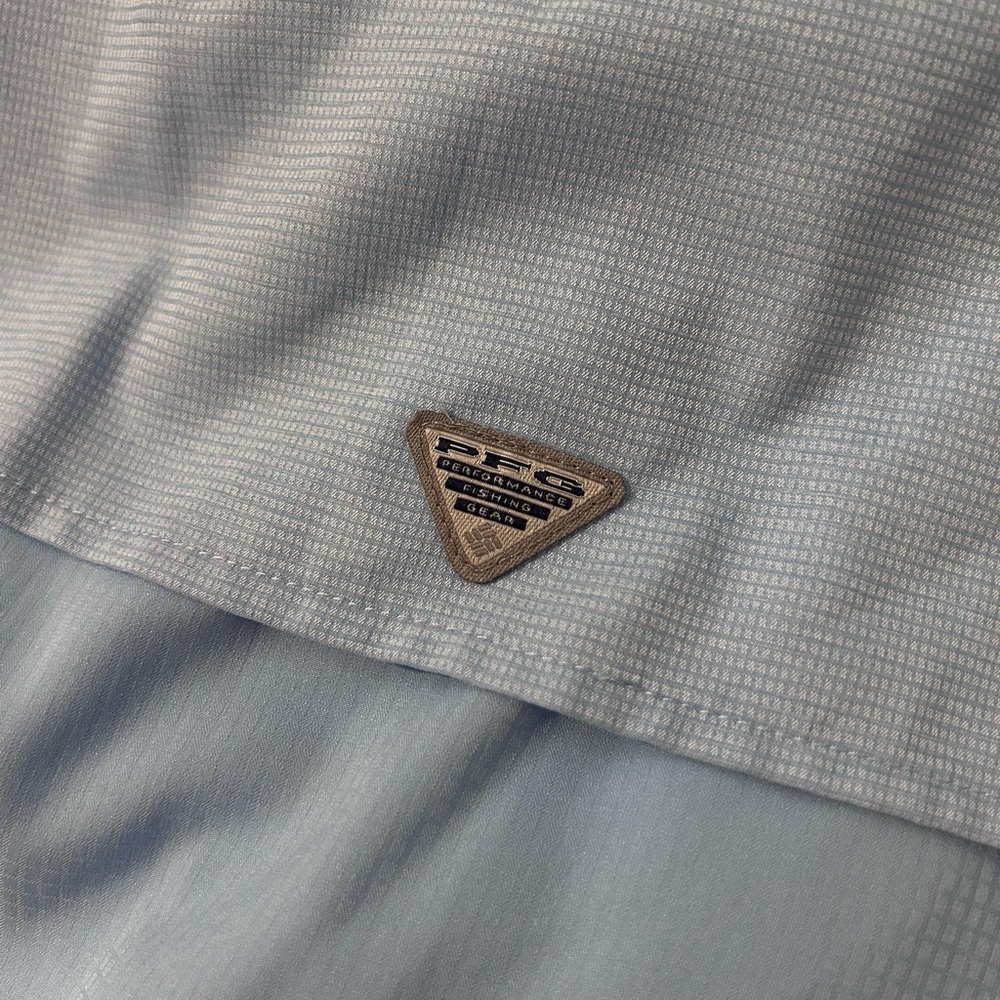 Columbia Sky Blue Hoodie with Light Pink Details - Picture 5 of 6